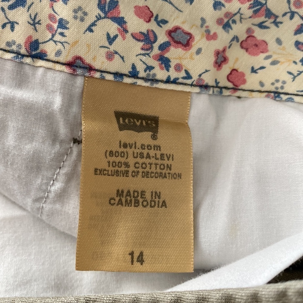 Levi’s 100% cotton cargo shorts size 14 - Picture 4 of 9
